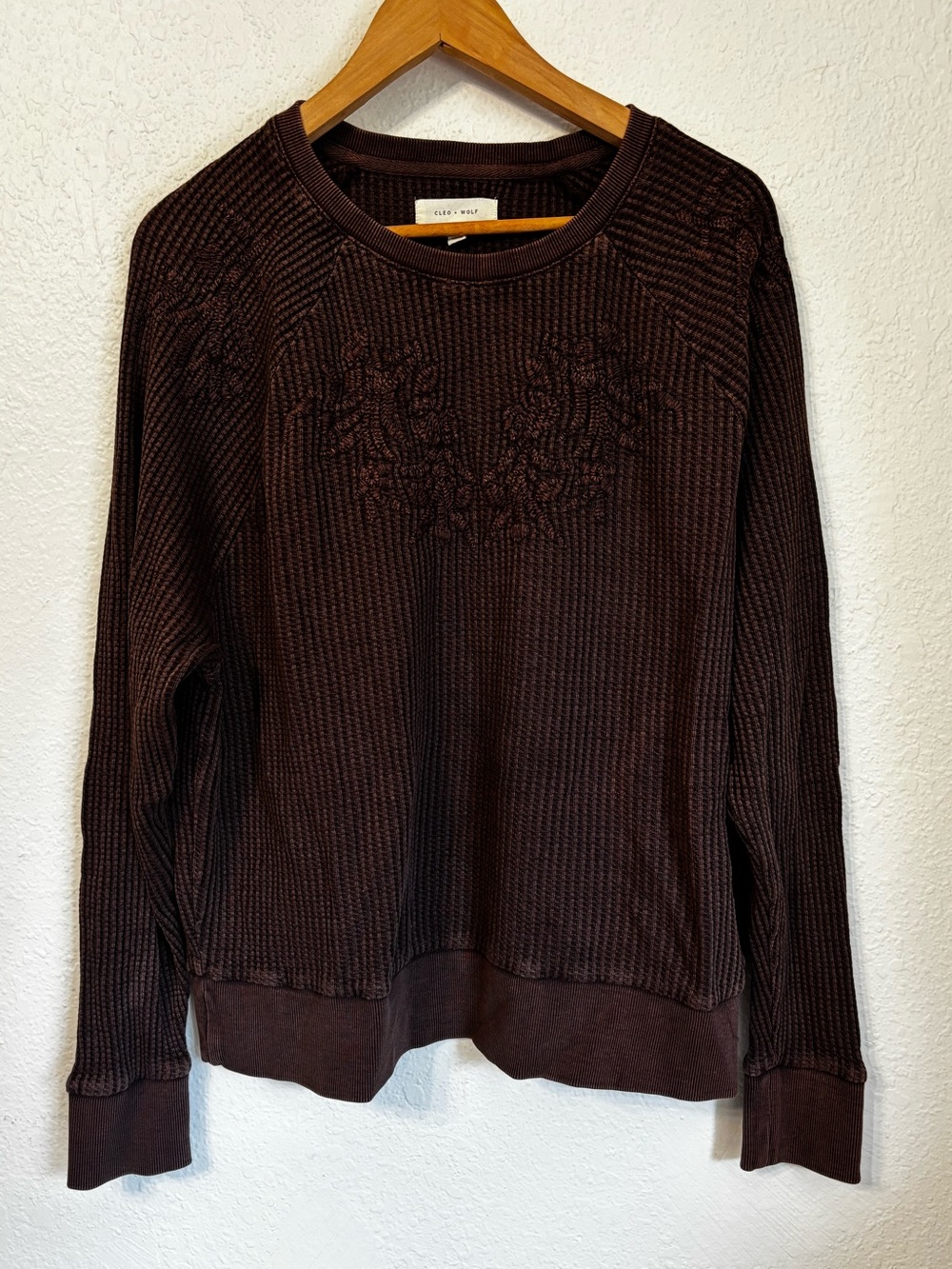 Cleo + Wolf Waffle Knit Embroidered Pullover Large